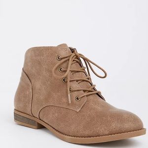NWT - Torrid Tan Faux Leather Lace Up Bootie, Size 9 Wide Width